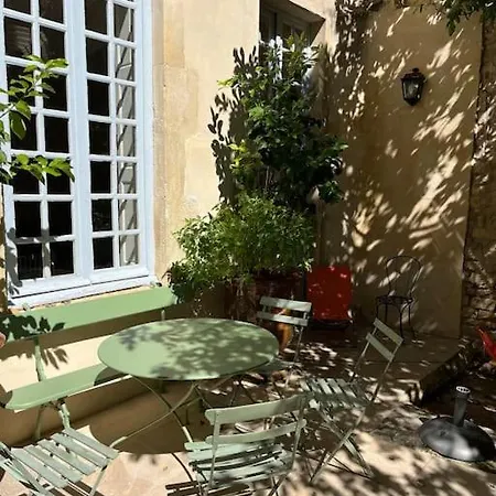 Le Chapitre Entre Cour Et Jardin Apartament *