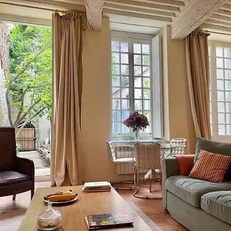 Le Chapitre Entre Cour Et Jardin Apartament *