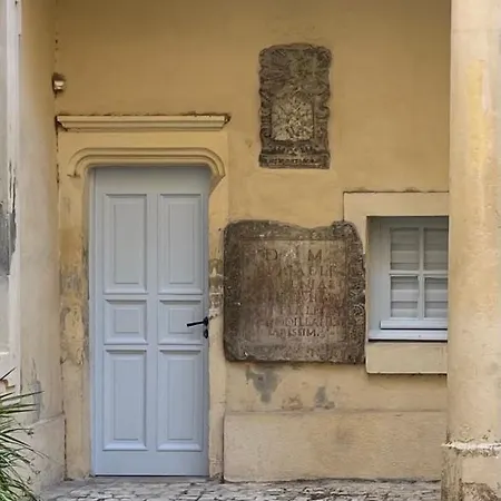 Apartament Le Chapitre Entre Cour Et Jardin Nîmes