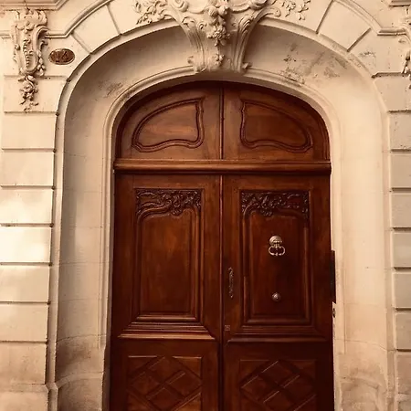 Apartament Le Chapitre Entre Cour Et Jardin Nîmes